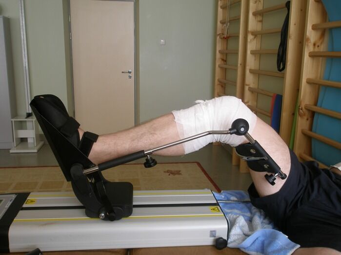 riabilitazione dopo l'intervento chirurgico per dolore al ginocchio